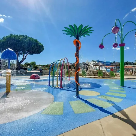 Pet Friendly Stacaravan In Les Mathes