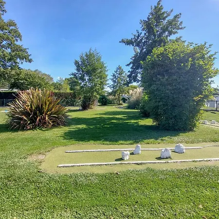 Pet Friendly Stacaravan In 3* Les Mathes