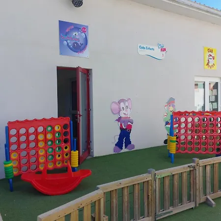 Pet Friendly Stacaravan In 3* Les Mathes