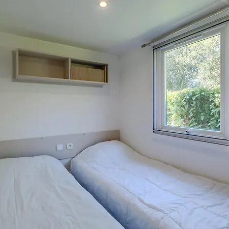 Camping 3 Bedroom Gorgeous Stacaravan In Les Mathes