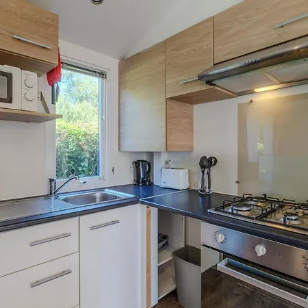 3 Bedroom Gorgeous Stacaravan In Camping *