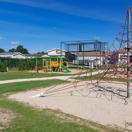 Pet Friendly Stacaravan In Кемпинг