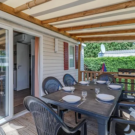 3 Bedroom Gorgeous Stacaravan In Camping Les Mathes