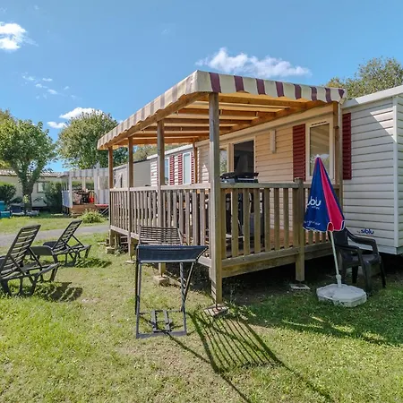 3 Bedroom Gorgeous Stacaravan In *