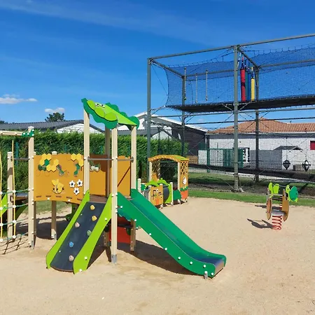 3 Bedroom Gorgeous Stacaravan In Camping *