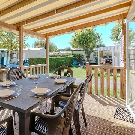 3 Bedroom Gorgeous Stacaravan In Camping *