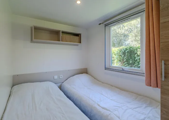 Kemping Pet Friendly Stacaravan In Les Mathes