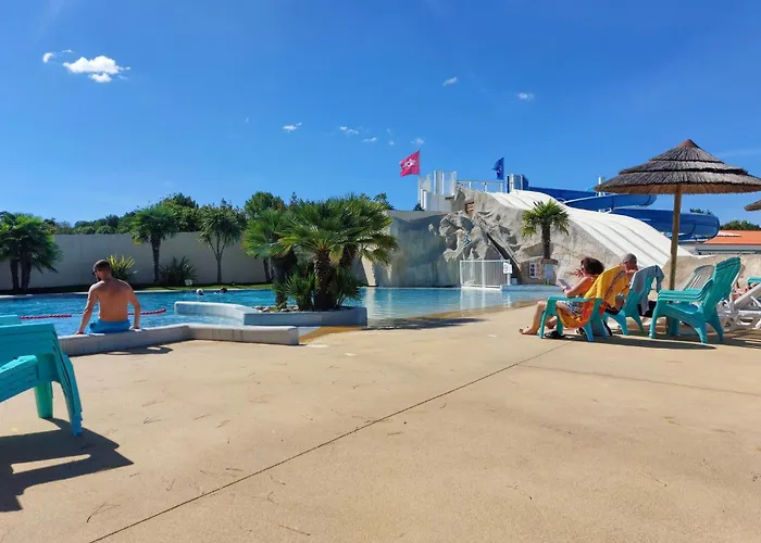 Pet Friendly Stacaravan In Kemping Les Mathes