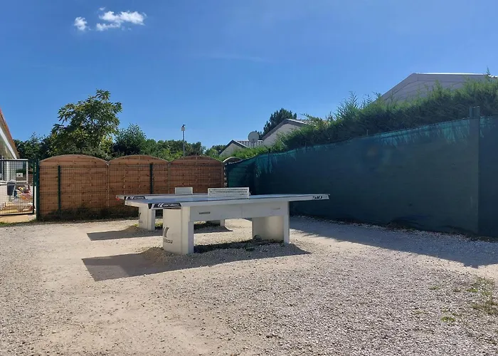 Kemping Pet Friendly Stacaravan In 3*