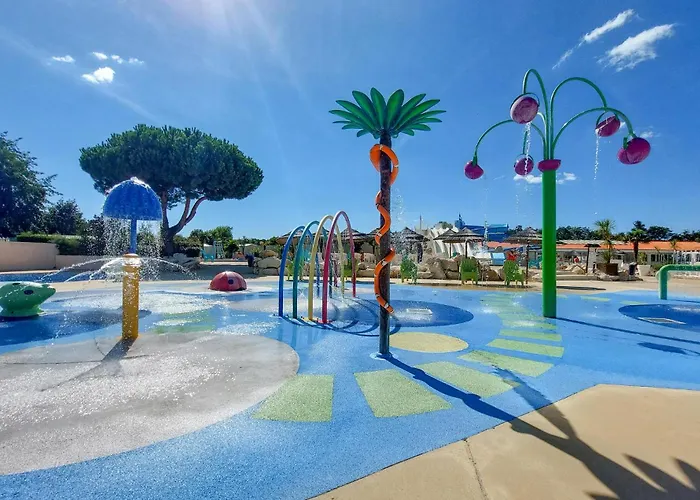 Pet Friendly Stacaravan In Les Mathes