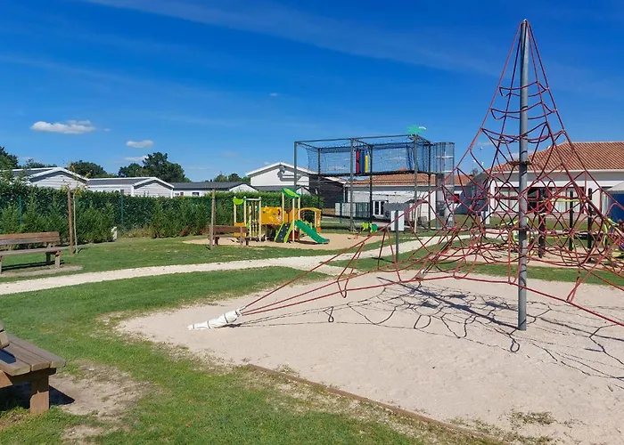 Pet Friendly Stacaravan In Kemping