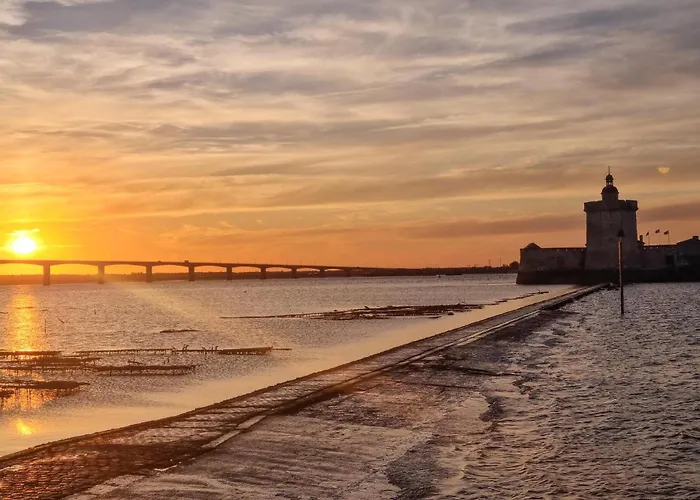 Kemping Pet Friendly Stacaravan In